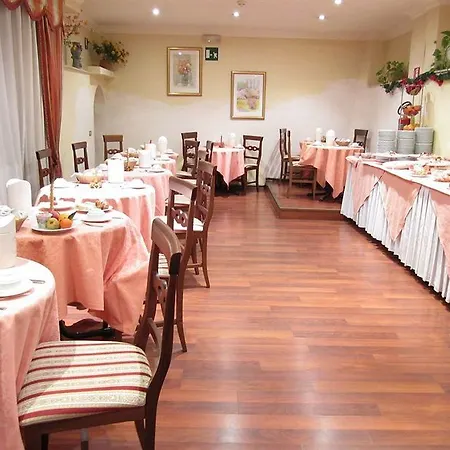 Hotell The Republic 4*