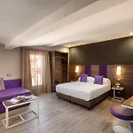 Hotel The Republic